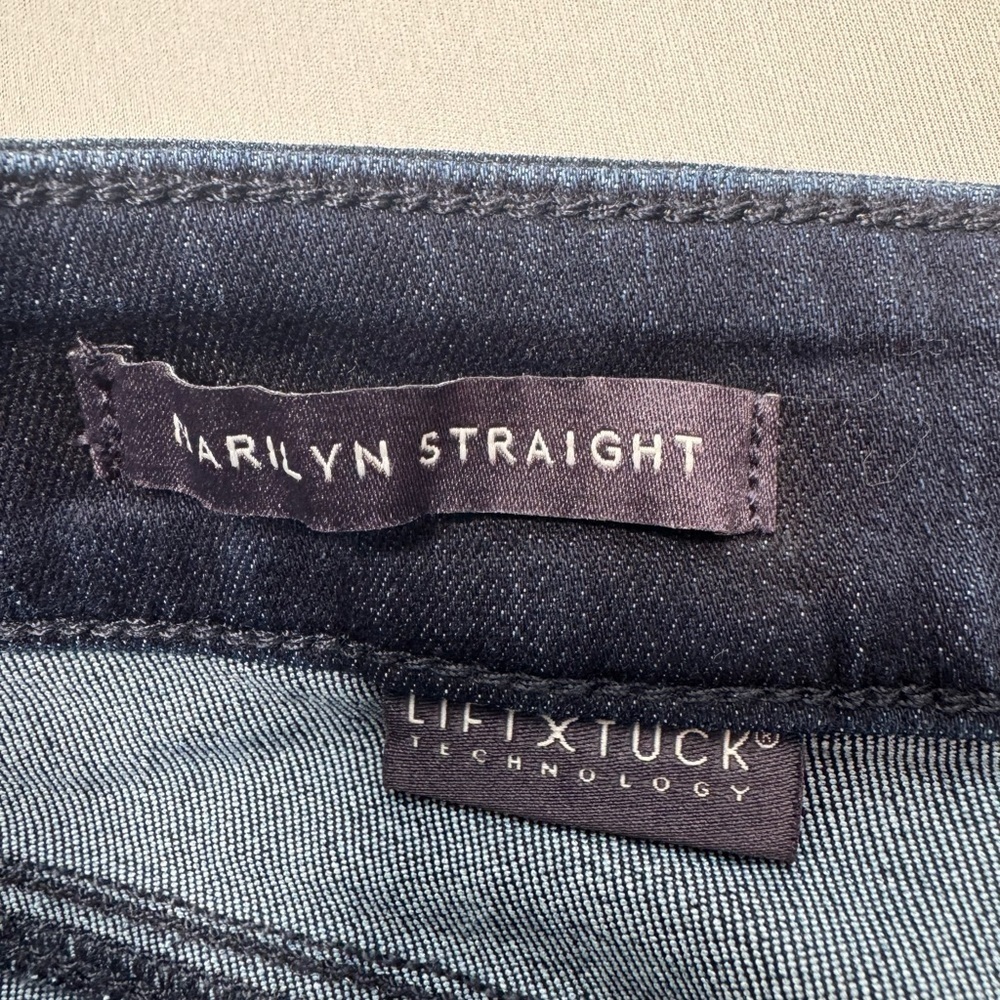 Marilyn Straight Jeans Burbank Wash NWT Size 6 - Picture 3 of 7